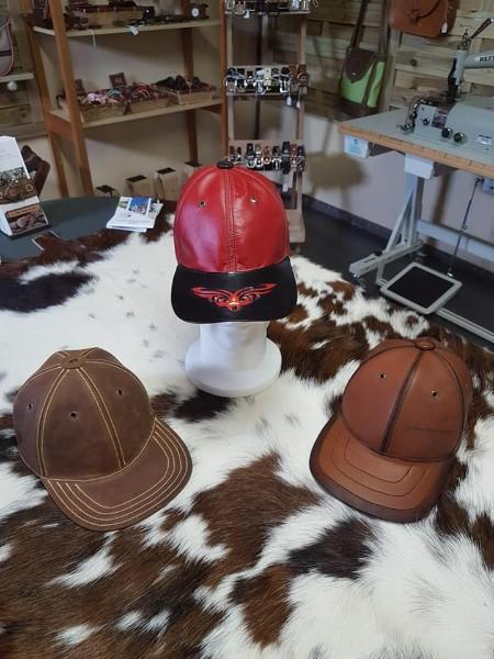 Réalisations de casquettes en cuir sur-mesure